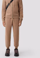 Lookbook Burberry Solid Logo Embroidered Jogger Knit Sweatpants - Camel. 80609081