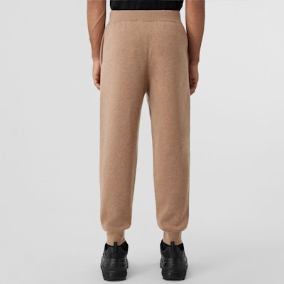 Burberry Celana Jogger Knit dengan Logo Bordir - Camel. 80609081 Shop Burberry Celana Jogger Knit dengan Logo Bordir - Camel. 80609081
