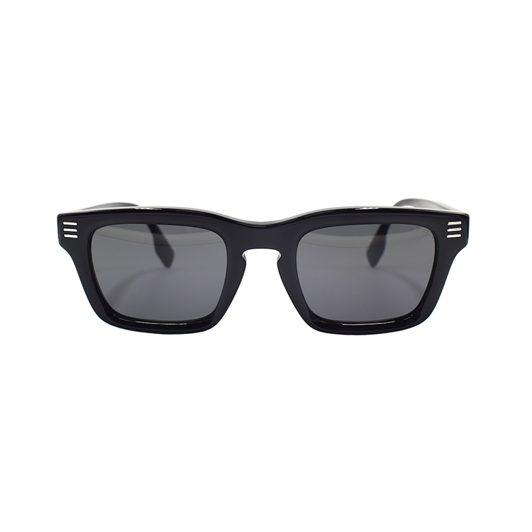 BURBERRY  Stripe Square Sunglasses in Black/Dark Gray Stylish Urban Design. B4403-F-3001/87 圖 3