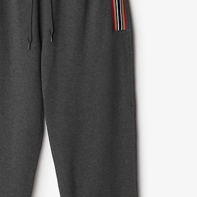 Pantalones Jogger de Punto Rayado Burberry con Cordón en Gris Oscuro. 80878701 Purchase Pantalones Jogger de Punto Rayado Burberry con Cordón en Gris Oscuro. 80878701