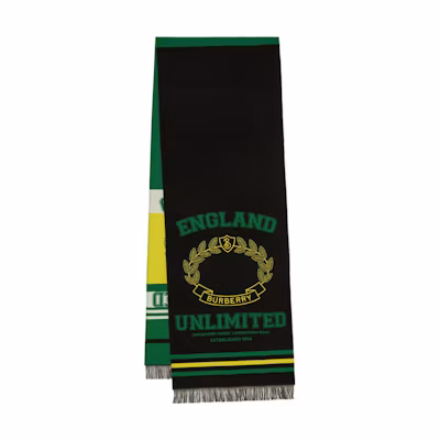 Burberry Stylish Warm Knit Scarf in Dark Green. 80609691