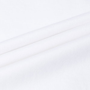 Burberry Kemeja-T Leher Bulat Putih dengan Logo Sulaman. 80695391 1