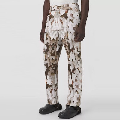 Burberry Seluar Kargo Corak Abstrak Lelaki Camo. 80427651 Purchase Burberry Seluar Kargo Corak Abstrak Lelaki Camo. 80427651