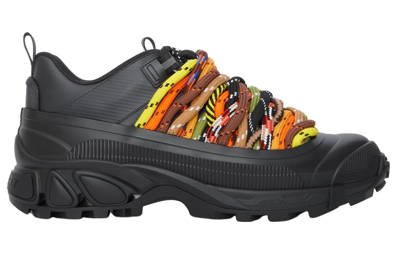 Order Burberry Arthur 'Kulit Hitam Nylon' 80590321