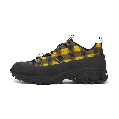 Burberry Arthur Low 'Black Yellow'