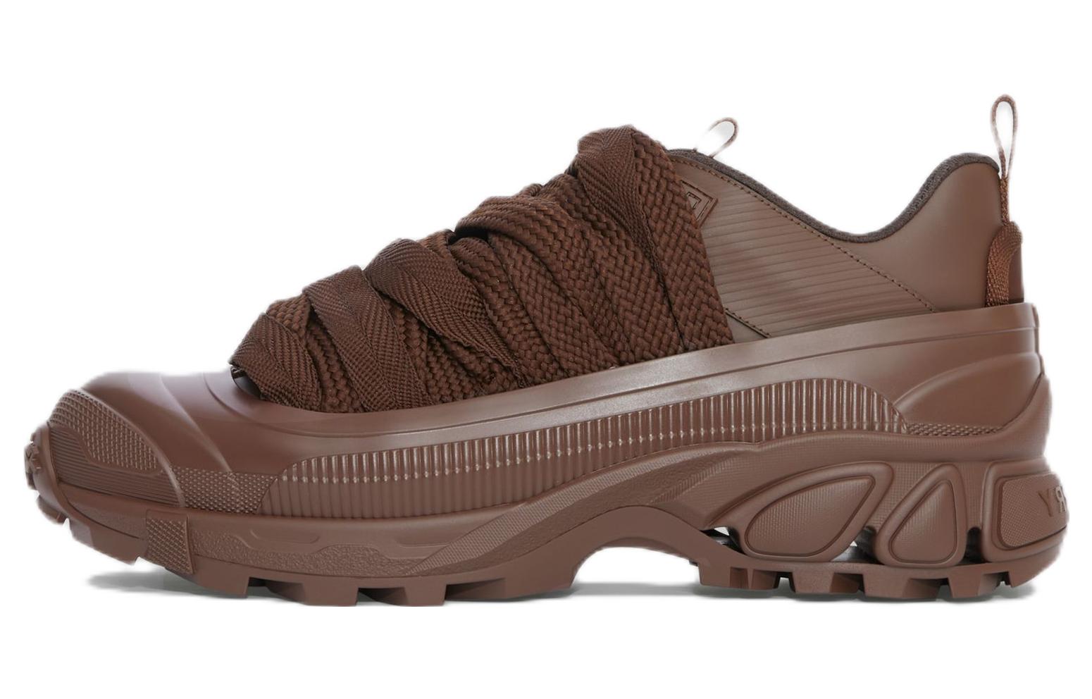 Burberry Arthur Low 'Brown Fashion'