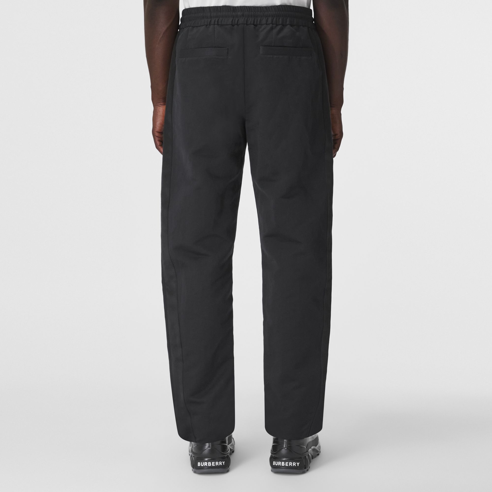 Purchase 버버리 블랙 코튼-리넨 혼방 조거 니트 스웻팬츠 80414461