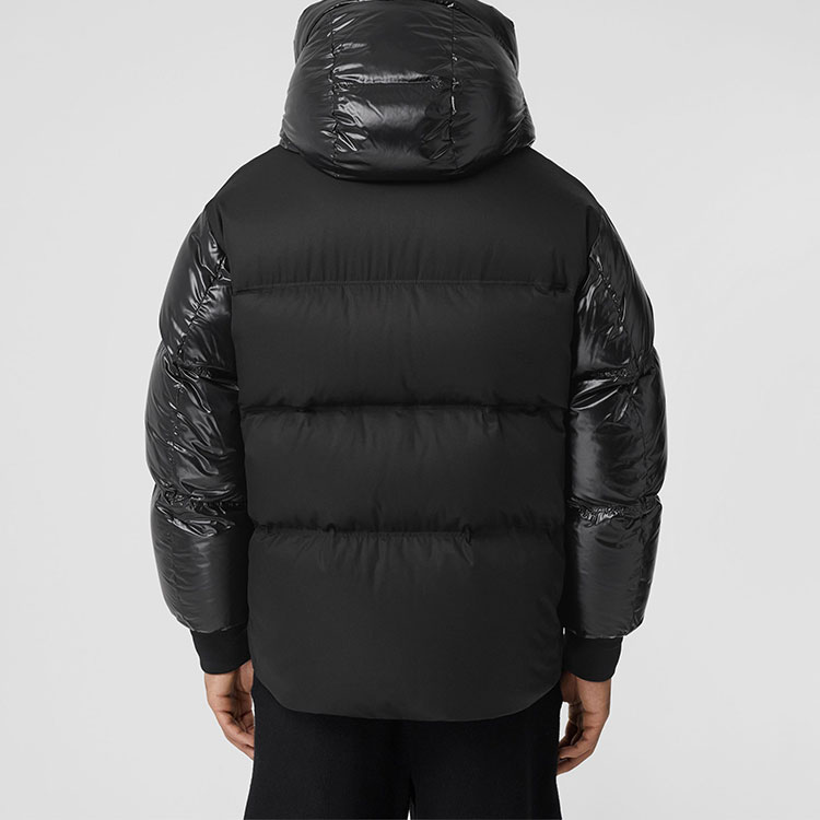 Shop Chaqueta Burberry Negra Puffer con Capucha Desmontable. 80473201