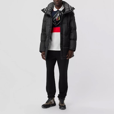 博柏利黑色连帽拉链羽绒冬季宽松外套 80188251 Shop 博柏利黑色连帽拉链羽绒冬季宽松外套 80188251