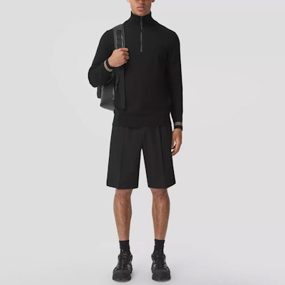 バーバリー ブラック ハーフジップ ハイネック セーター ストライプカフ付き 80443251 Shop バーバリー ブラック ハーフジップ ハイネック セーター ストライプカフ付き 80443251