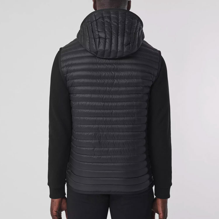 Burberry Black Hooded Sleeveless Down Jacket with Logo Patch 80410311 圖 4