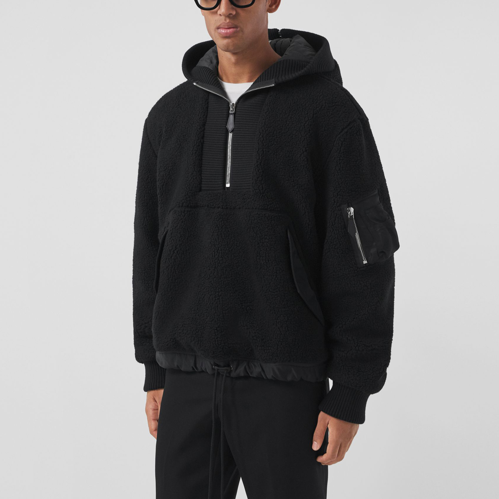 Burberry Black Hoodie with Logo Patchwork Design. 80477781 圖 6