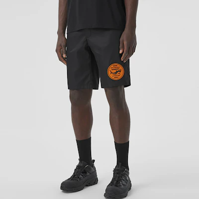 バーバリー ブラック レター シャークプリント ミッドライズ カジュアルショーツ. 80406991 Lookbook バーバリー ブラック レター シャークプリント ミッドライズ カジュアルショーツ. 80406991