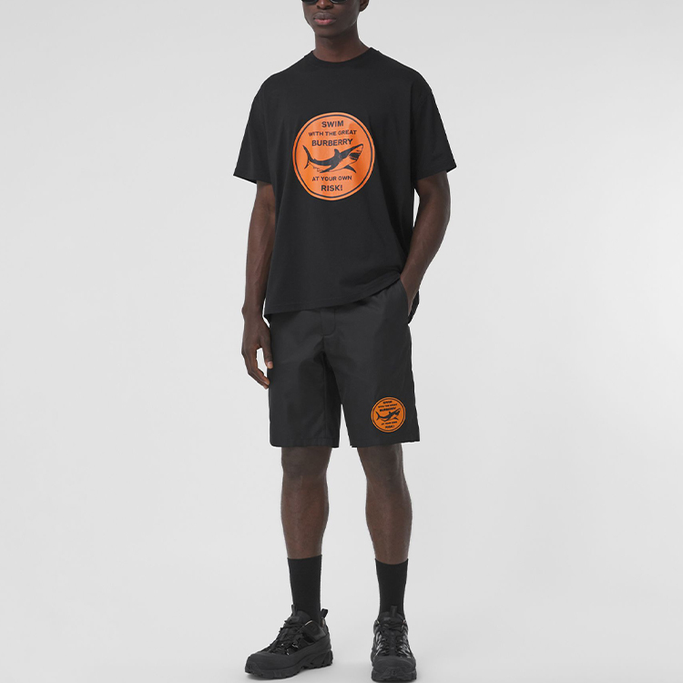 Purchase バーバリー ブラック レター シャークプリント ミッドライズ カジュアルショーツ. 80406991