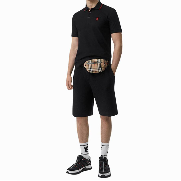 Shop Burberry 男款黑色 Logo 刺繡 Polo 衫 80170031