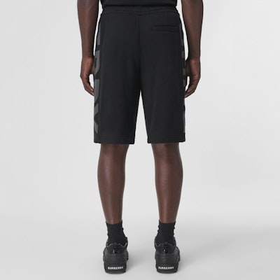 博柏利黑色中腰短裤带标志印花. 80456881 Purchase 博柏利黑色中腰短裤带标志印花. 80456881