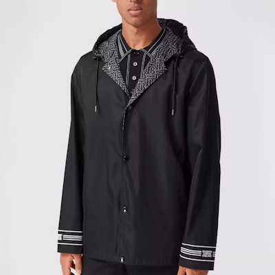 버버리 블랙 리버시블 로고 프린트 후드 재킷 80296571 Purchase 버버리 블랙 리버시블 로고 프린트 후드 재킷 80296571