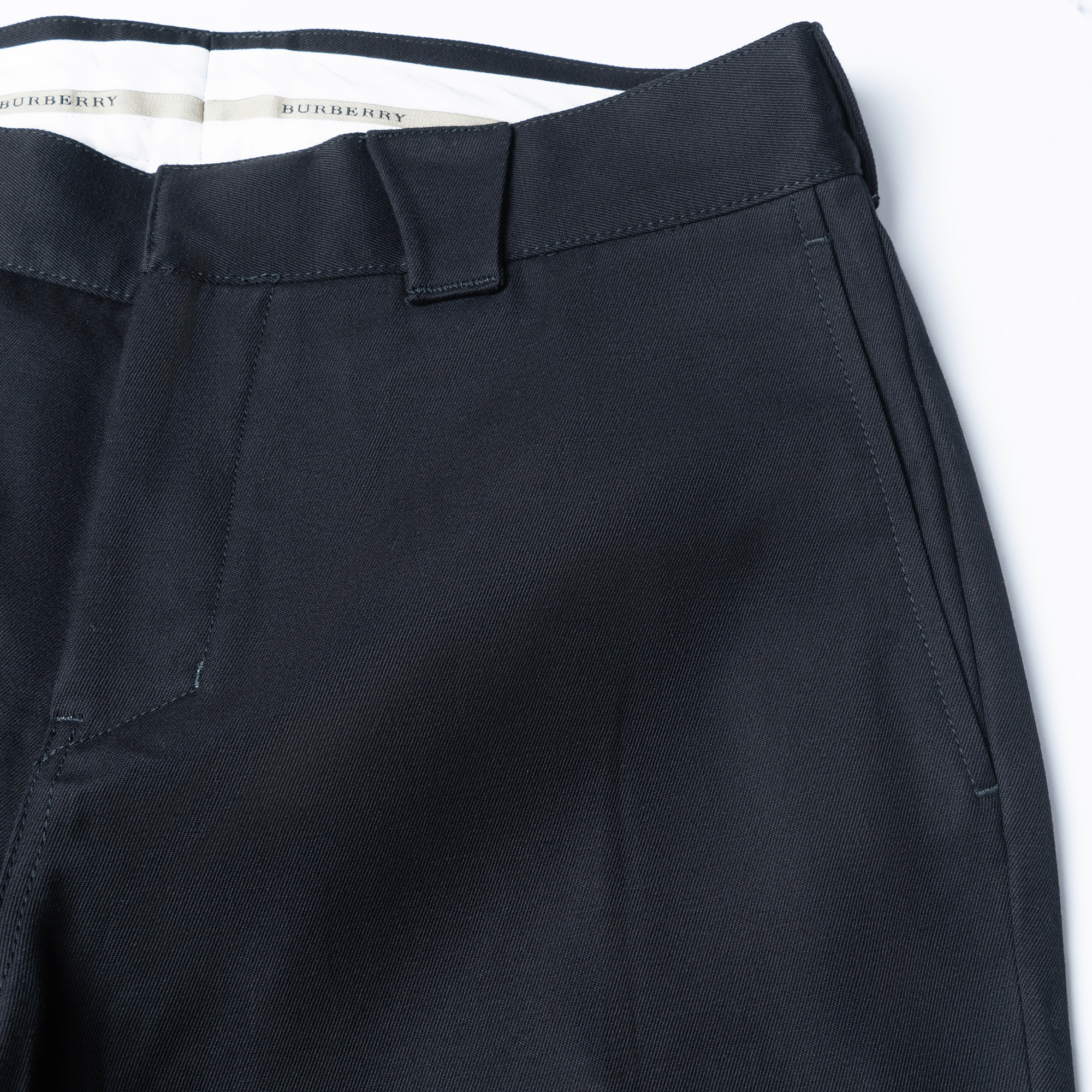 Details for Burberry Hitam Celana Panjang Kasual Simple 80030981