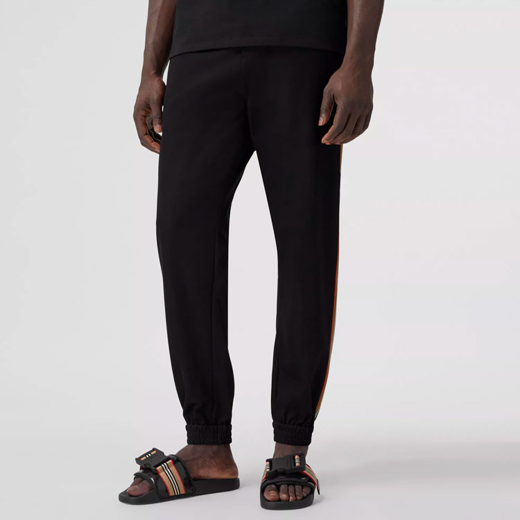 Shop Celana Kasual Hitam Solid Bergaris Elastis Burberry. 80381531