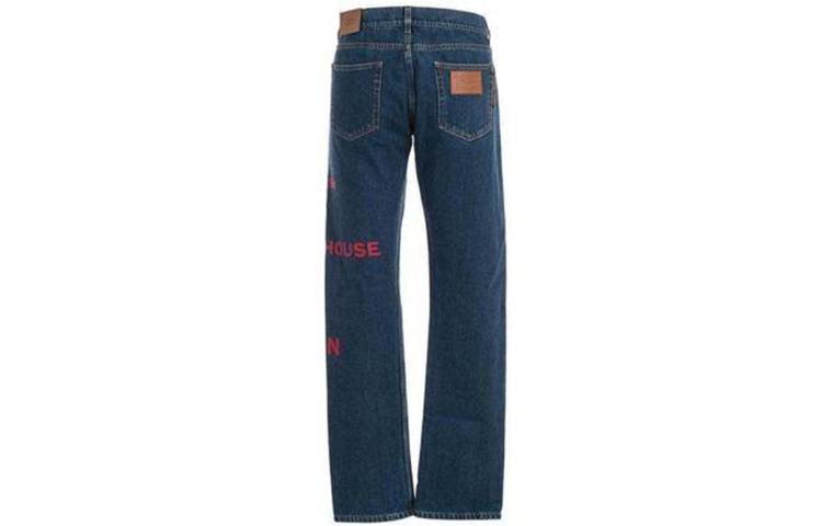 Lookbook Burberry Blue Denim Jeans with Logo Design. 80143421