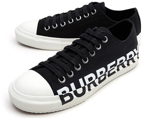 버버리 투톤 로고 스니커즈 (블랙/화이트) 80182701 Lookbook 버버리 투톤 로고 스니커즈 (블랙/화이트) 80182701