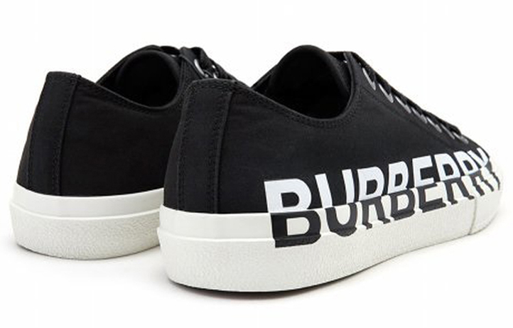 Shop Sneakers Burberry Dua Warna Logo 'Hitam Putih' 80182701