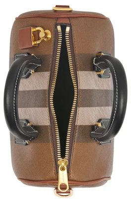 Burberry格紋與皮革小號保齡球包深樸棕色 Lookbook Burberry格紋與皮革小號保齡球包深樸棕色