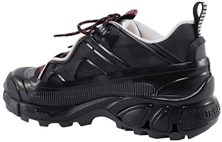 버버리 체크 아서 블랙 (Beobeolri Chekeu Aseo Beulraek) 80555761 Lookbook 버버리 체크 아서 블랙 (Beobeolri Chekeu Aseo Beulraek) 80555761