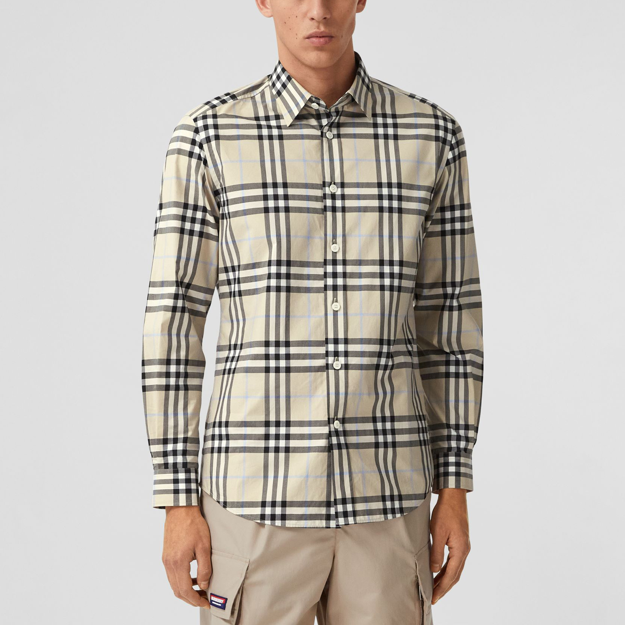 Shop Burberry 格紋純棉府綢長袖襯衫 浅杏色 80386621