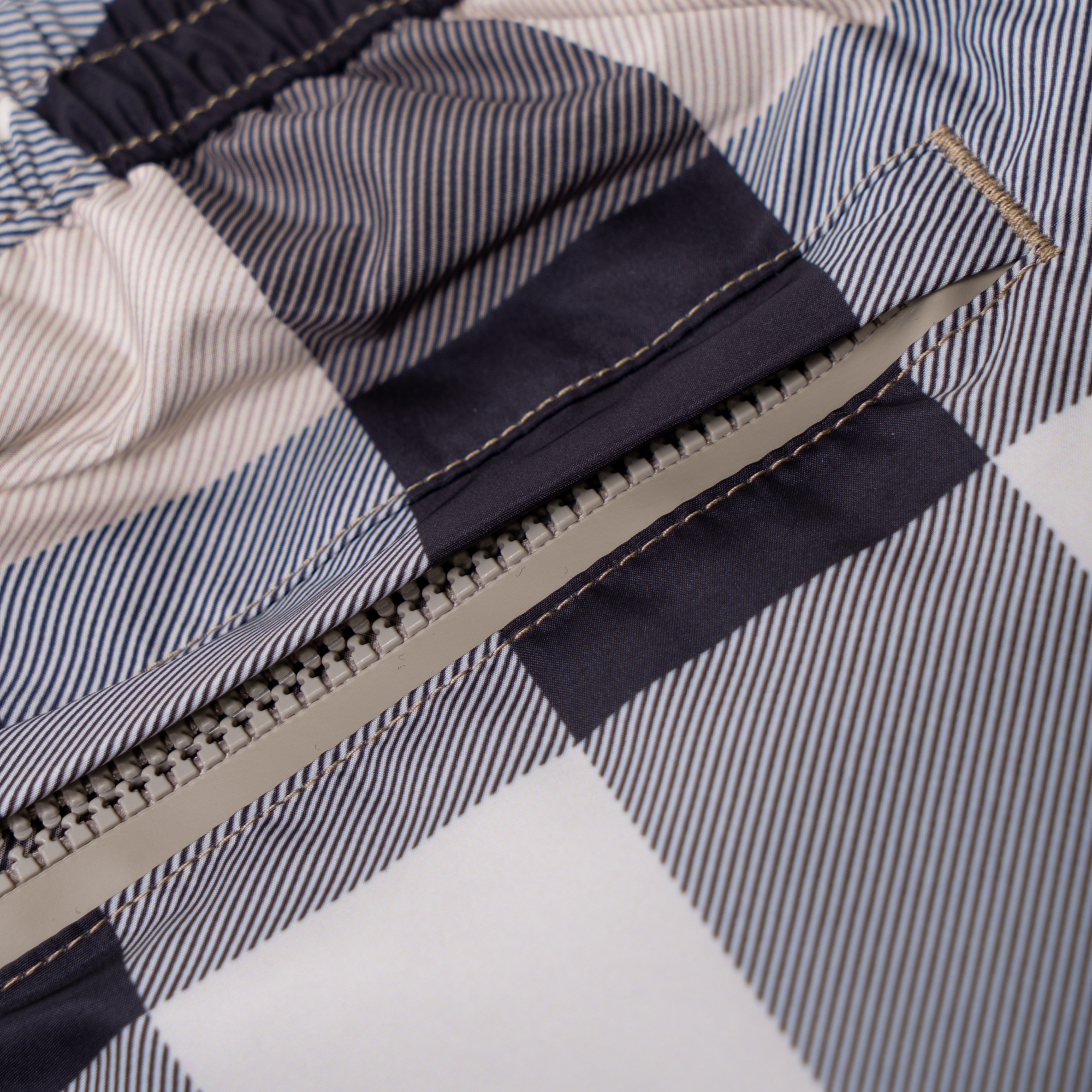 Purchase Burberry 格紋中腰抽繩短褲 卡其色 80172941