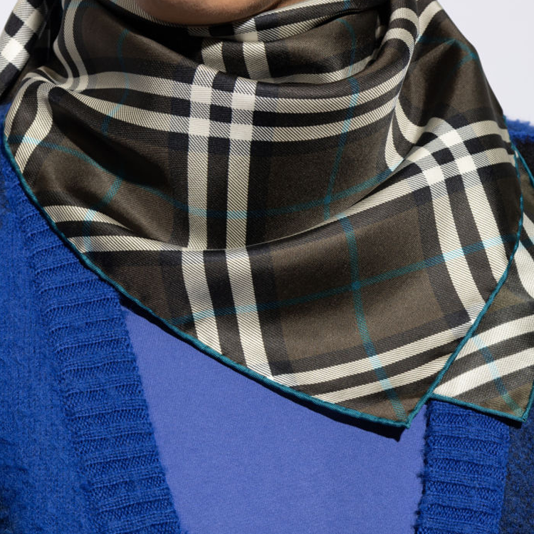 Burberry Check Pattern Silk Scarf Brown Unisex Couple Style. 80907521 圖 3
