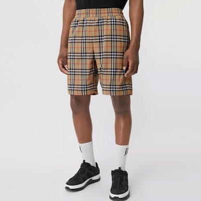 博柏利格纹中腰直筒休闲短裤 米色. 80264691 Shop 博柏利格纹中腰直筒休闲短裤 米色. 80264691