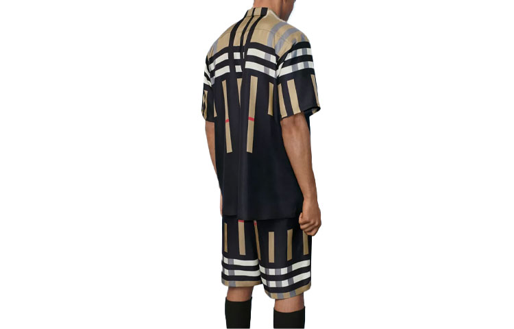 Order Camisa Burberry Check de Seda con Botones y Manga Corta Marrón Claro 80556801