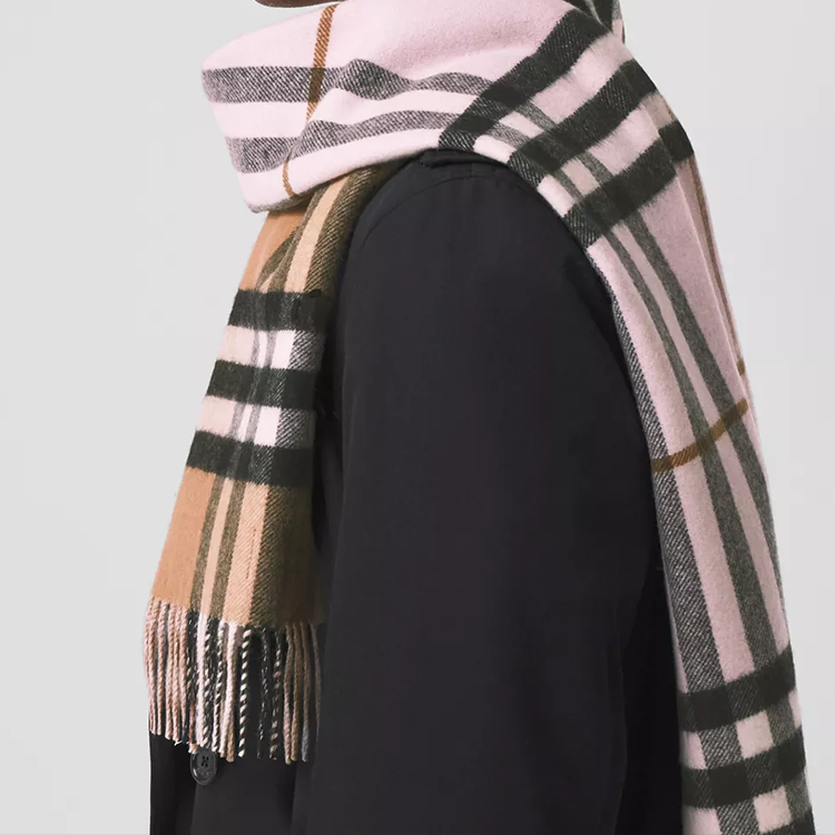 Burberry Checkered Cashmere Scarf in Archive Beige 80504931 圖 4