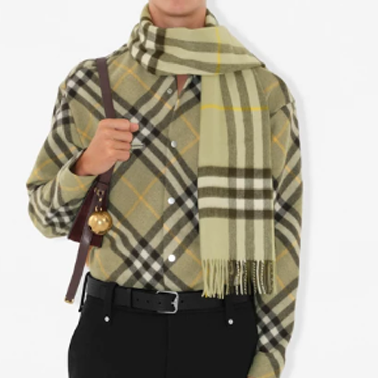 Burberry Checkered Cashmere Scarf with Tassels Unisex Gray Green. 80778861 圖 4