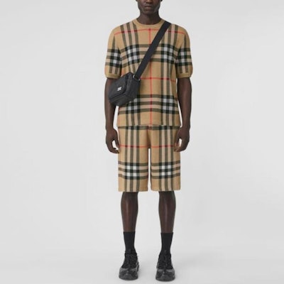 Burberry Celana Pendek Pria Silk-Blend Motif Kotak - Archive Beige. 80435721 Shop Burberry Celana Pendek Pria Silk-Blend Motif Kotak - Archive Beige. 80435721