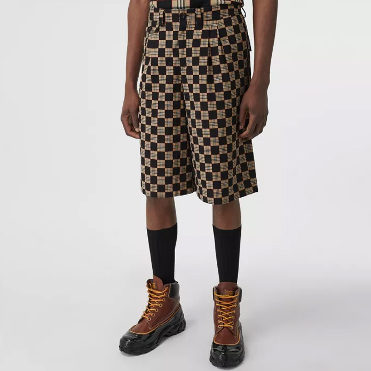 Lookbook Shorts Casual Rectos a Cuadros Burberry Beige 80292801
