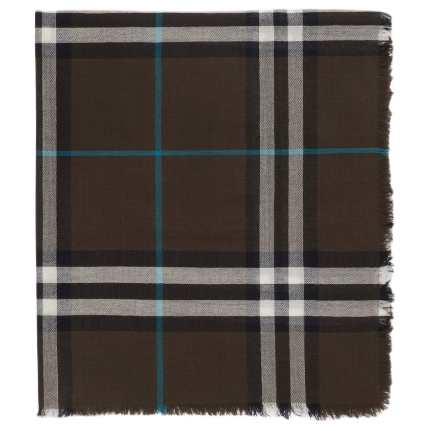 Lookbook Burberry 經典格紋羊毛圍巾 男女情侶款 - 灰色 80907281