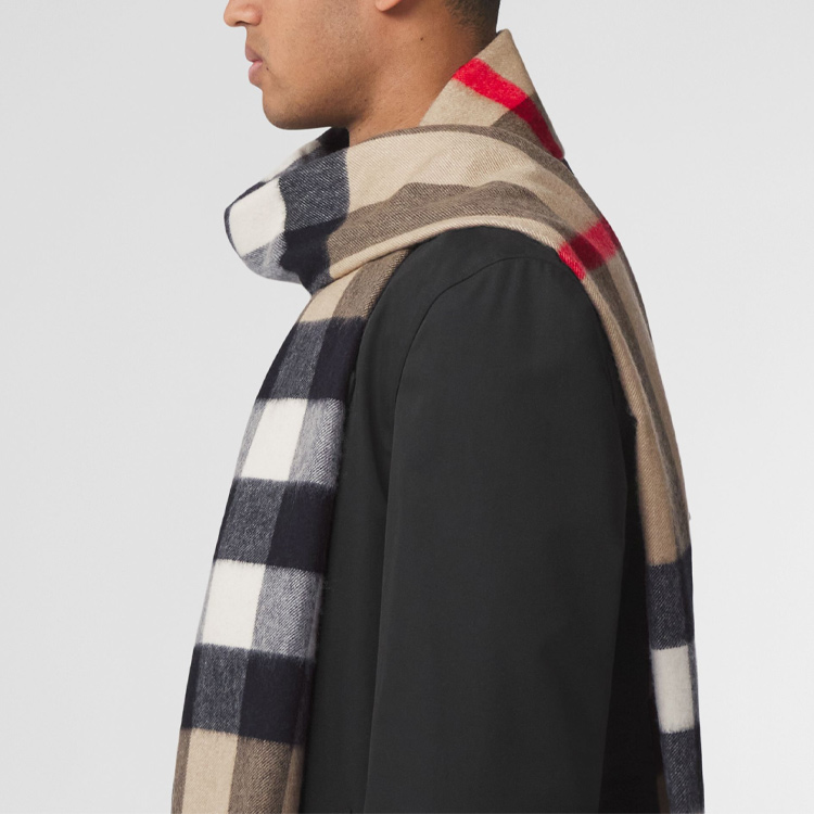 Burberry Classic Check Cashmere Fringe Scarf Unisex in Archive Beige 80181751 圖 3