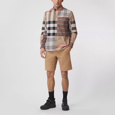 버버리 클래식 체크 남성용 루즈핏 코튼 셔츠 라이트 아몬드 색상 80386381 Purchase 버버리 클래식 체크 남성용 루즈핏 코튼 셔츠 라이트 아몬드 색상 80386381