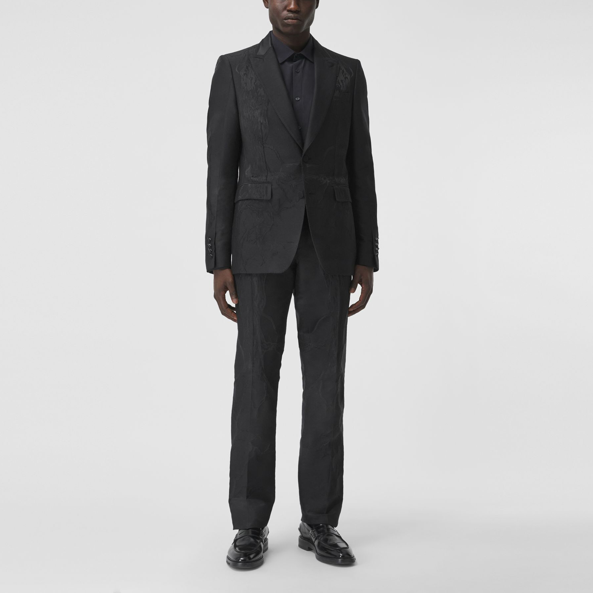 Lookbook Burberry 經典剪裁提花羊毛混紡直筒長褲 男款 黑色 80415351