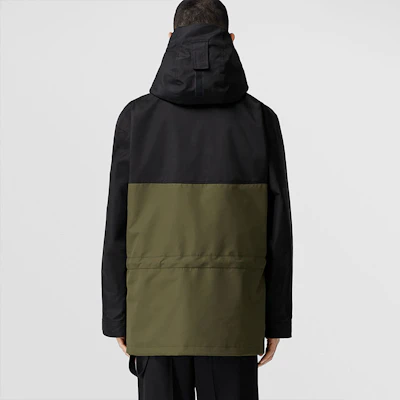 버버리 컬러블록 릴랙스핏 집업 후디 재킷 블랙/그린 80544461 Shop 버버리 컬러블록 릴랙스핏 집업 후디 재킷 블랙/그린 80544461