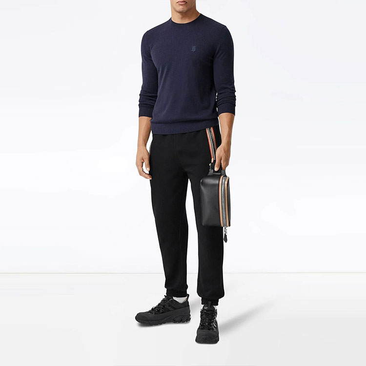 Shop Burberry Sweater Logo Bersulam Biru Gelap Crewneck Knit Lelaki/Wanita. 80321041