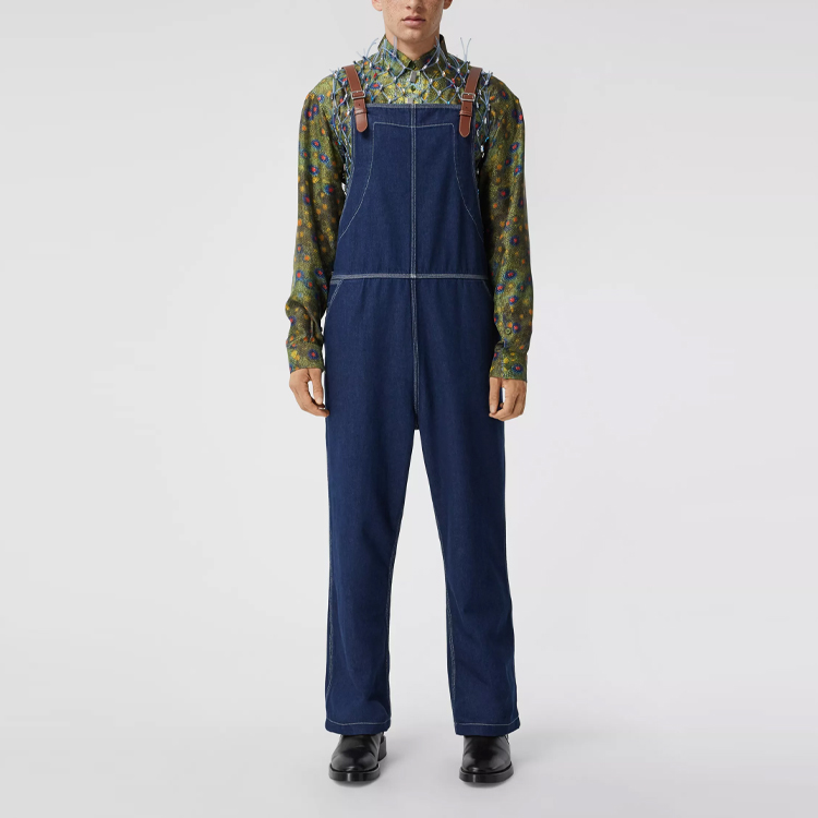 Lookbook Overall Denim Burberry Pria Warna Biru. 45674671