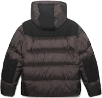 Lookbook Burberry Jaket Puffer Lelaki dengan Hud Boleh Tanggal Warna Dark Peat Brown. 80438481