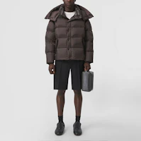 Shop Burberry Jaket Puffer Lelaki dengan Hud Boleh Tanggal Warna Dark Peat Brown. 80438481