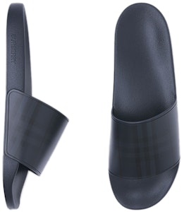 バーバリー エンボスロゴ スライド (ダークブルー) 80415031 Shop バーバリー エンボスロゴ スライド (ダークブルー) 80415031