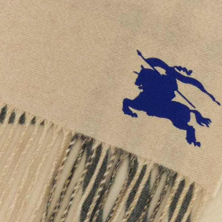 Shop Burberry 男士騎士徽針羊絨圍巾 米色 80952241