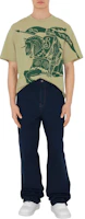 Purchase Burberry Equestrian Knight Logo Crewneck T-Shirt Hijau SS24 Kaos Kasual. 80907891