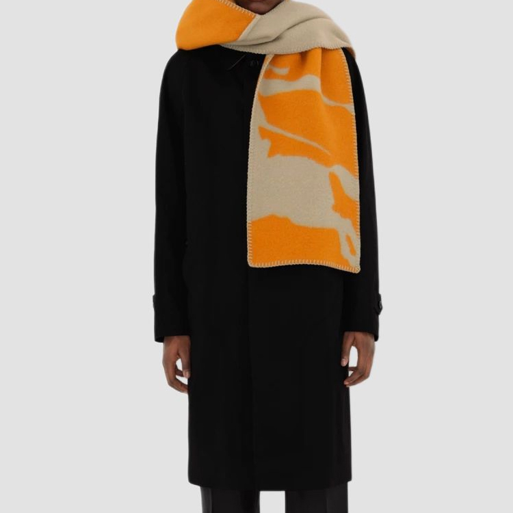 Burberry Equestrian Knight Logo Wool Scarf Pumpkin Orange Mens. 80907711 圖 3